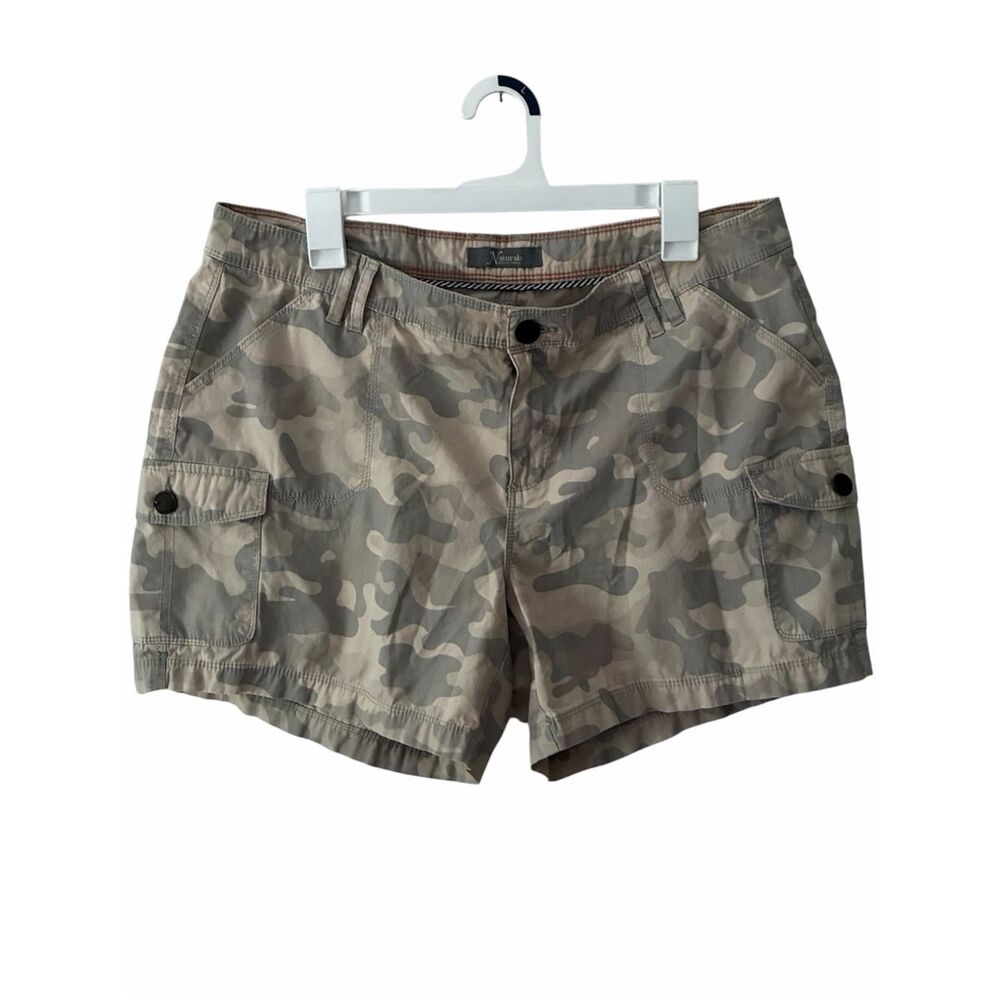 Natural Reflections NWOT Camo Cargo Utility Shorts – Green/Beige – Size 14